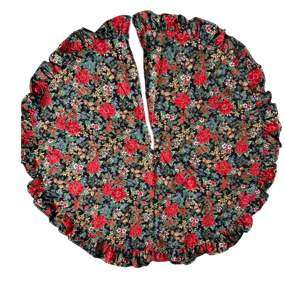 Vintage Joan Kessler Hollieberrie Tree Skirt 40